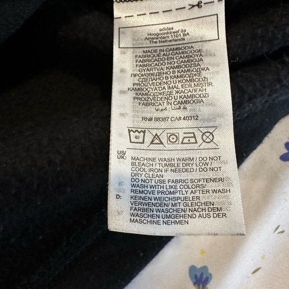 Women’s Medium Adidas Black Cropped extra Wide Sleeve Three Camo Stripe Hoodie. - Picture 7 of 16